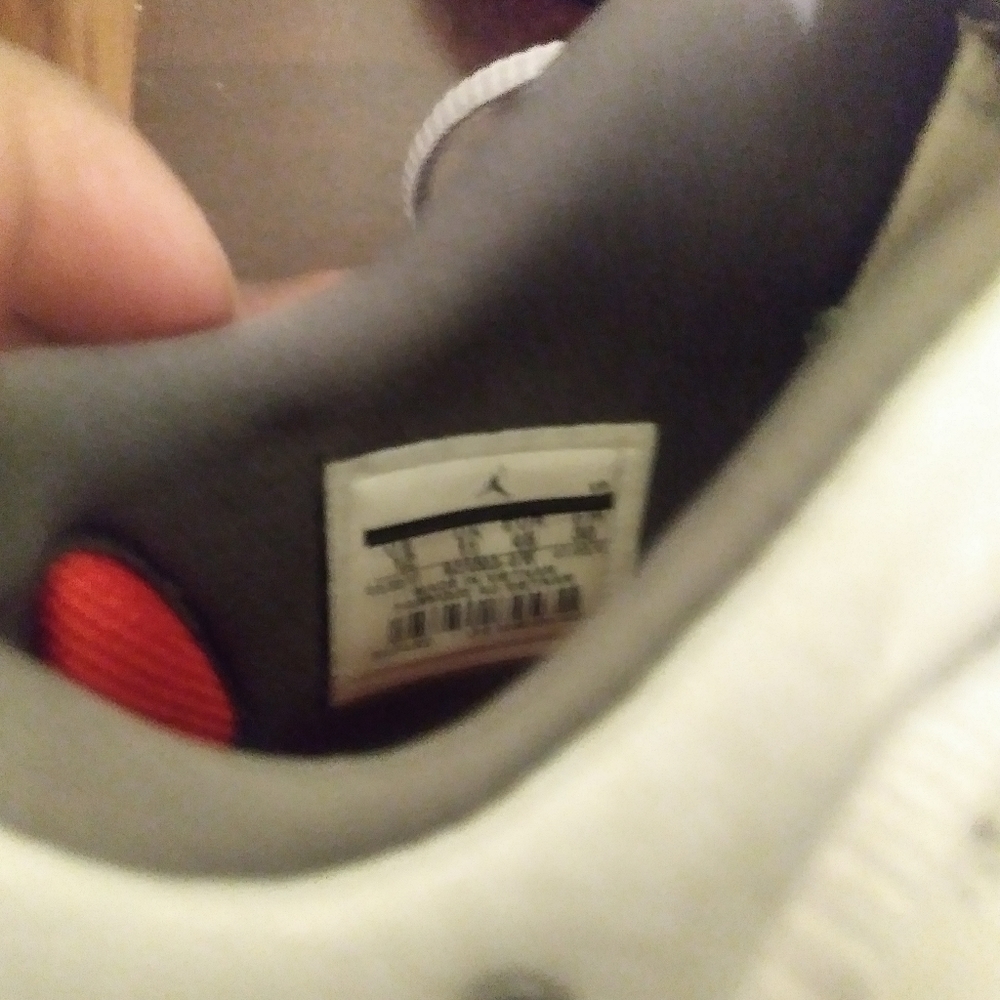 Sneakers - Picture 2 of 4